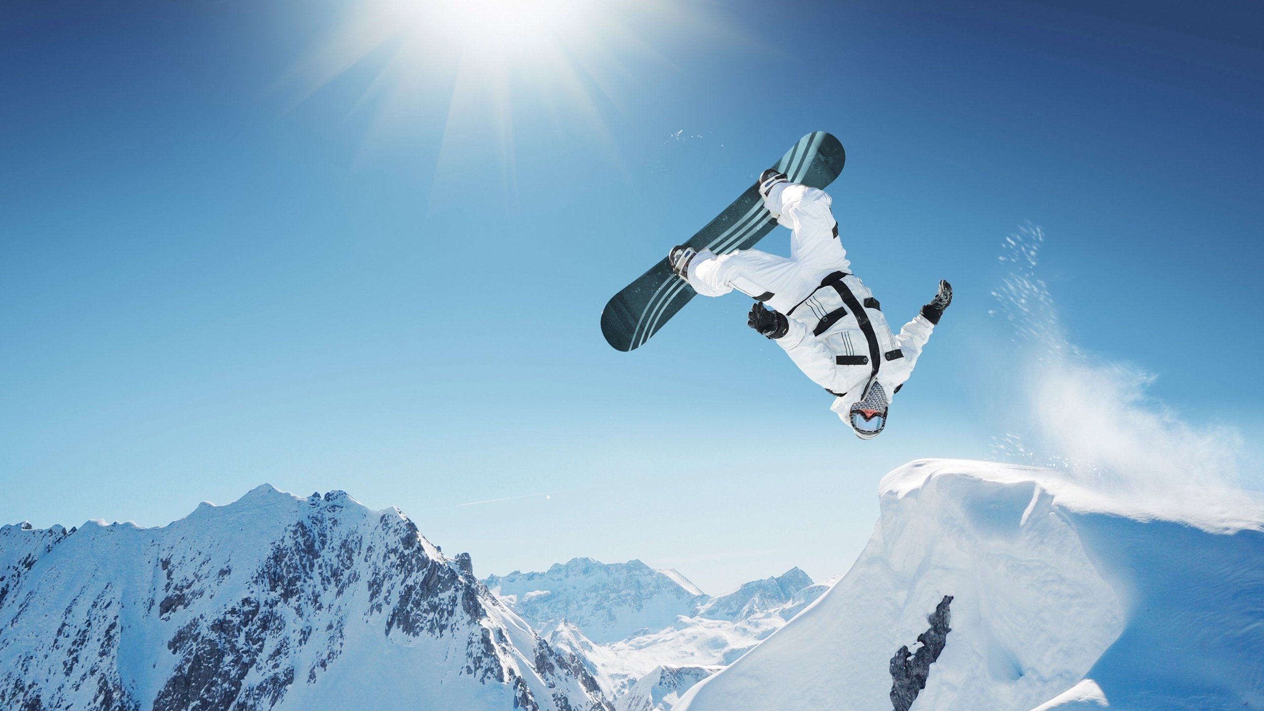 开云官网-闪电战！皇马开场5分钟连进两球，切尔西防线形同虚设，伯纳乌上演欧冠惨案，伯纳乌闪电战！皇马开场5分钟两球击溃切尔西